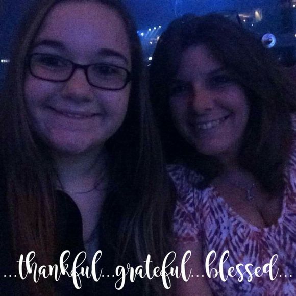 Meet your Posher, Lori - Picture 1 of 1